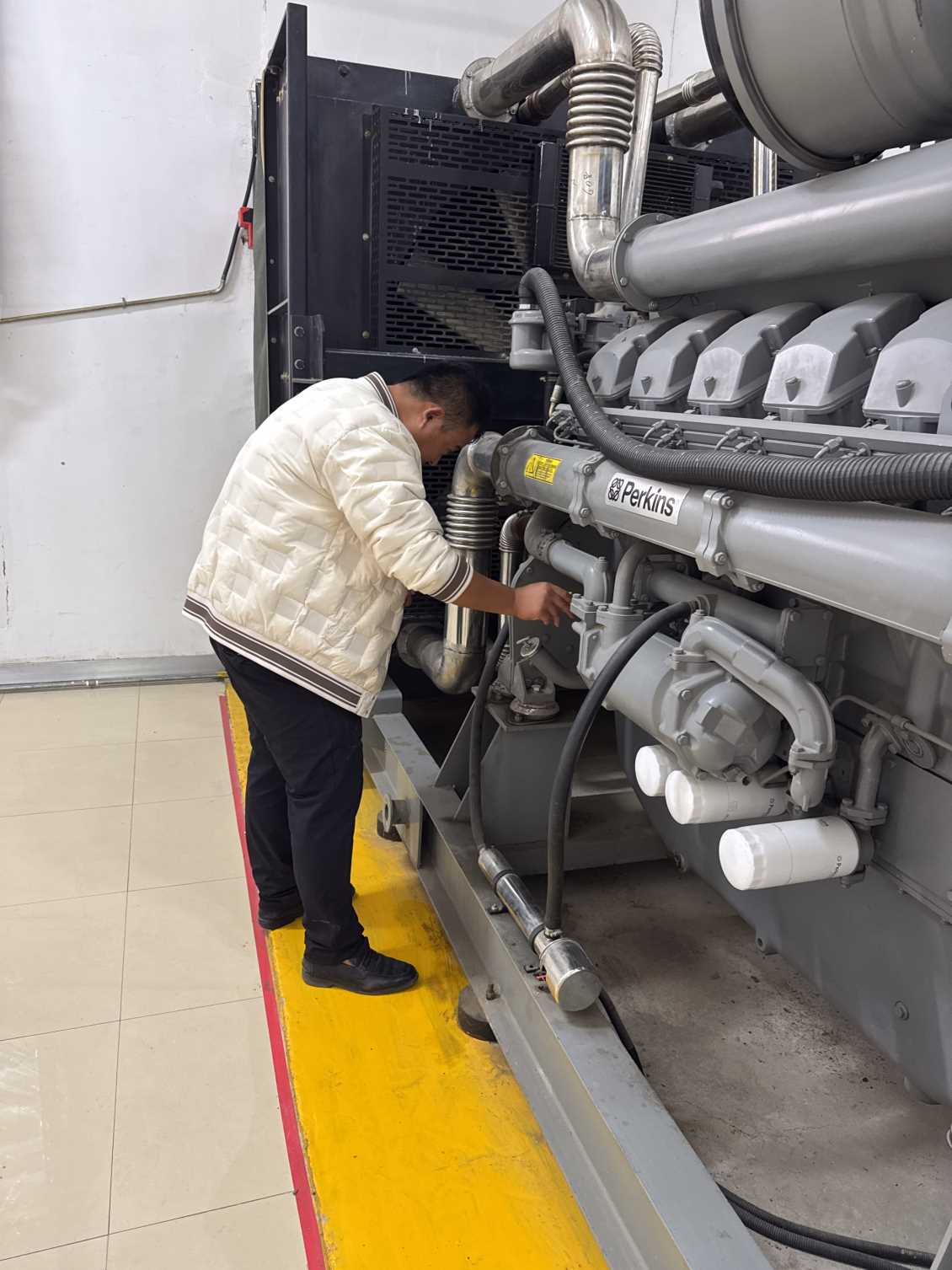 丹东上柴柴油机发电机组维修服务升级 